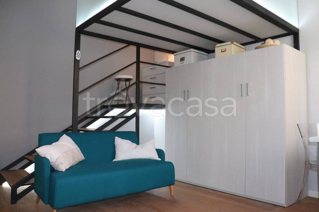 appartamento in vendita a Milano in zona Rottole