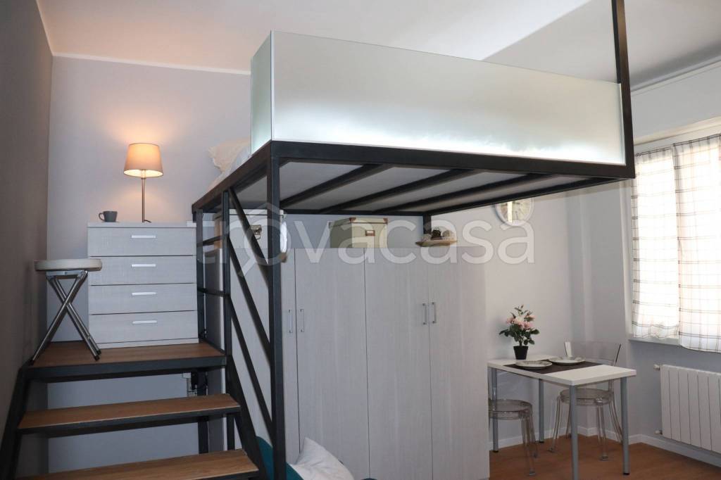 appartamento in vendita a Milano in zona Rottole