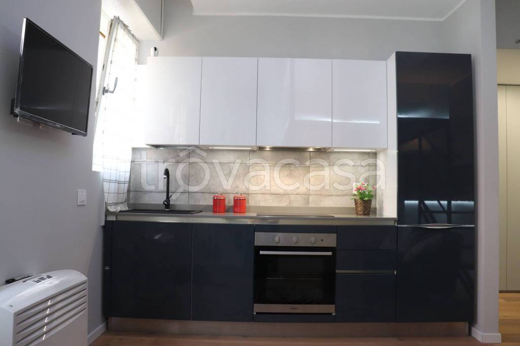appartamento in vendita a Milano in zona Rottole