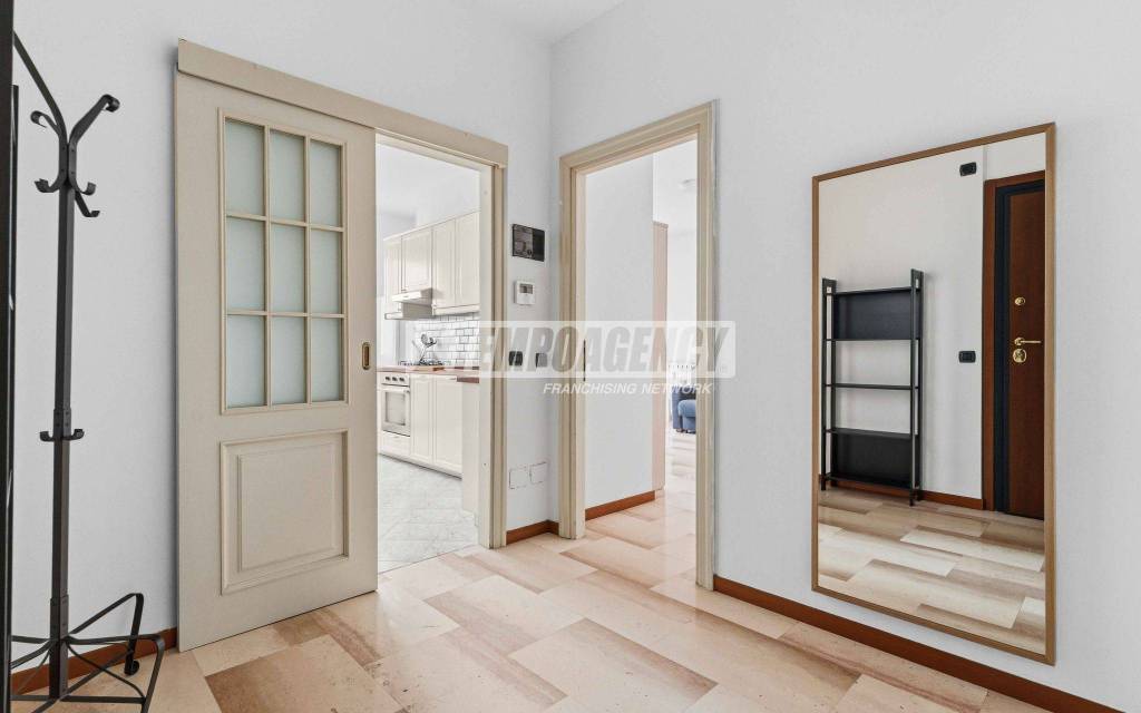 appartamento in vendita a Milano in zona Famagosta