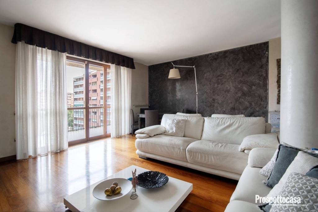 appartamento in vendita a Milano in zona Robarello