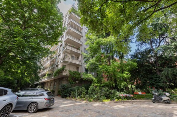 appartamento in vendita a Milano in zona Guastalla