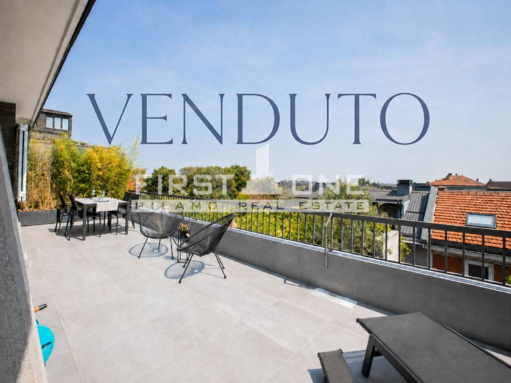 appartamento in vendita a Milano in zona De Angeli