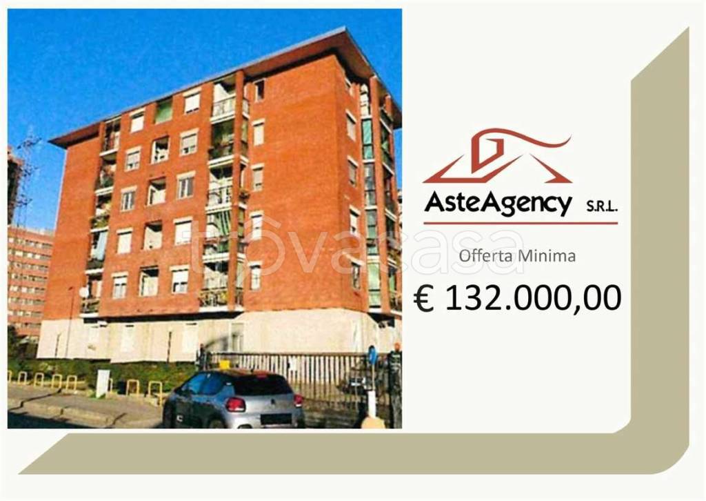 appartamento in vendita a Milano in zona Adriano