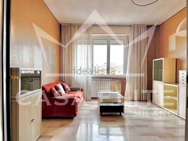 appartamento in vendita a Milano in zona Famagosta