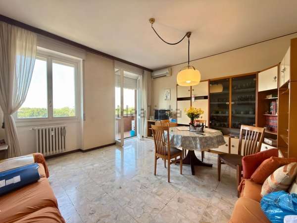 appartamento in vendita a Milano in zona Baggio