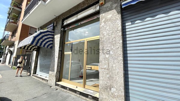 negozio in vendita a Milano in zona Bovisa