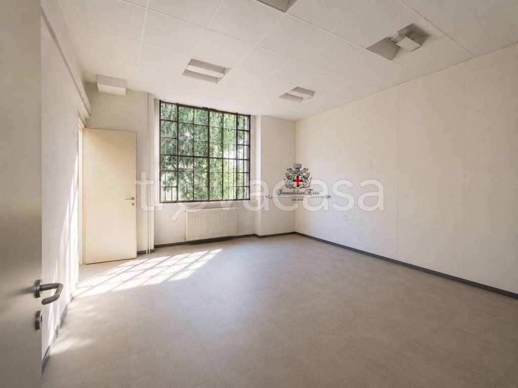 ufficio in vendita a Milano in zona Città Studi