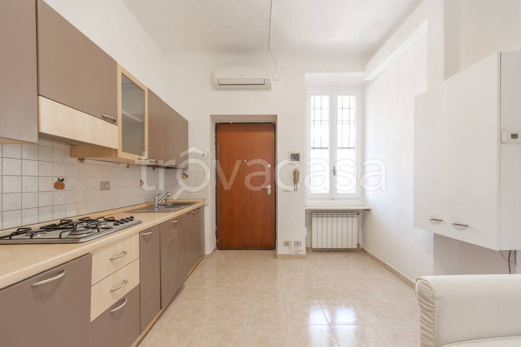 appartamento in vendita a Milano in zona Vigentino