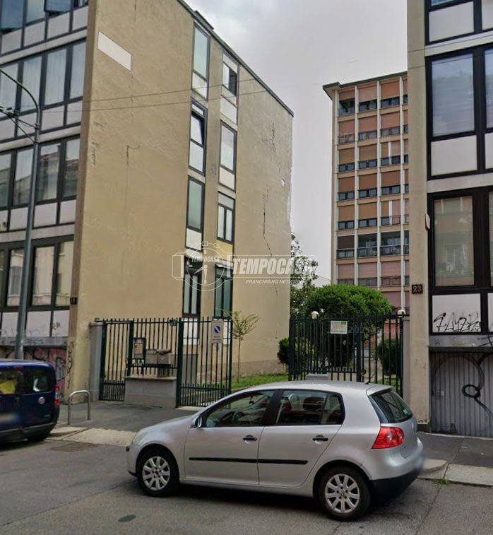 appartamento in vendita a Milano in zona Famagosta