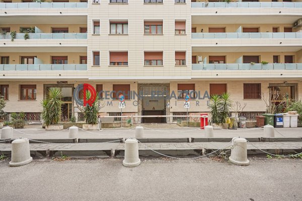 locale commerciale in vendita a Milano