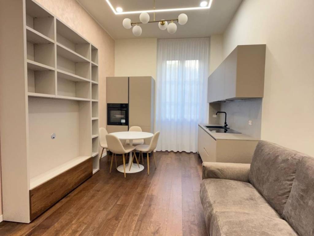 appartamento in vendita a Milano in zona Loreto