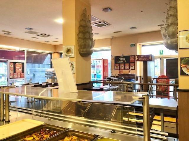 negozio in vendita a Milano in zona Isola