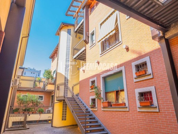 appartamento in vendita a Milano in zona Affori