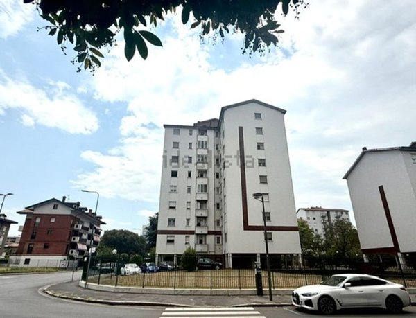 appartamento in vendita a Milano in zona Forze Armate