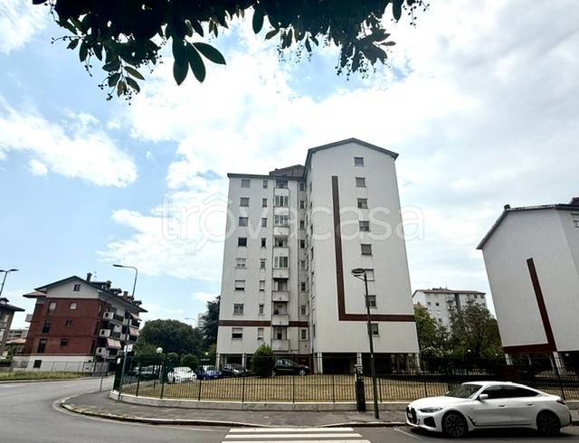 appartamento in vendita a Milano in zona Forze Armate