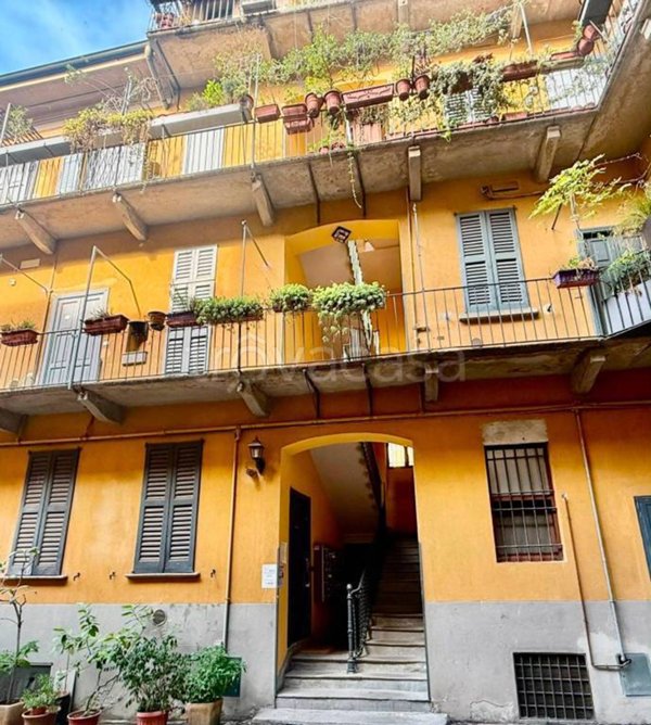 appartamento in vendita a Milano in zona Porta Genova