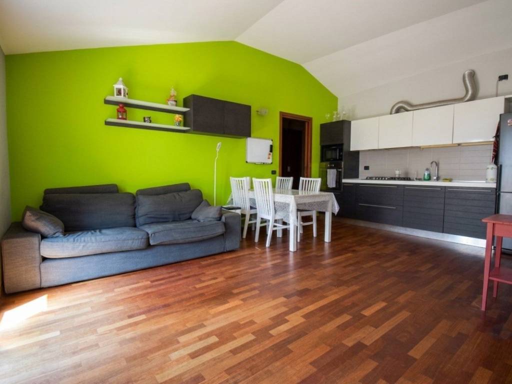 appartamento in vendita a Milano in zona Baggio