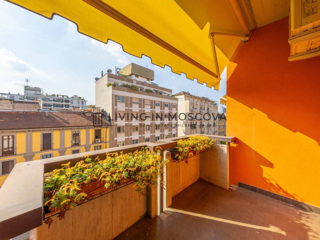 appartamento in vendita a Milano in zona Porta Nuova
