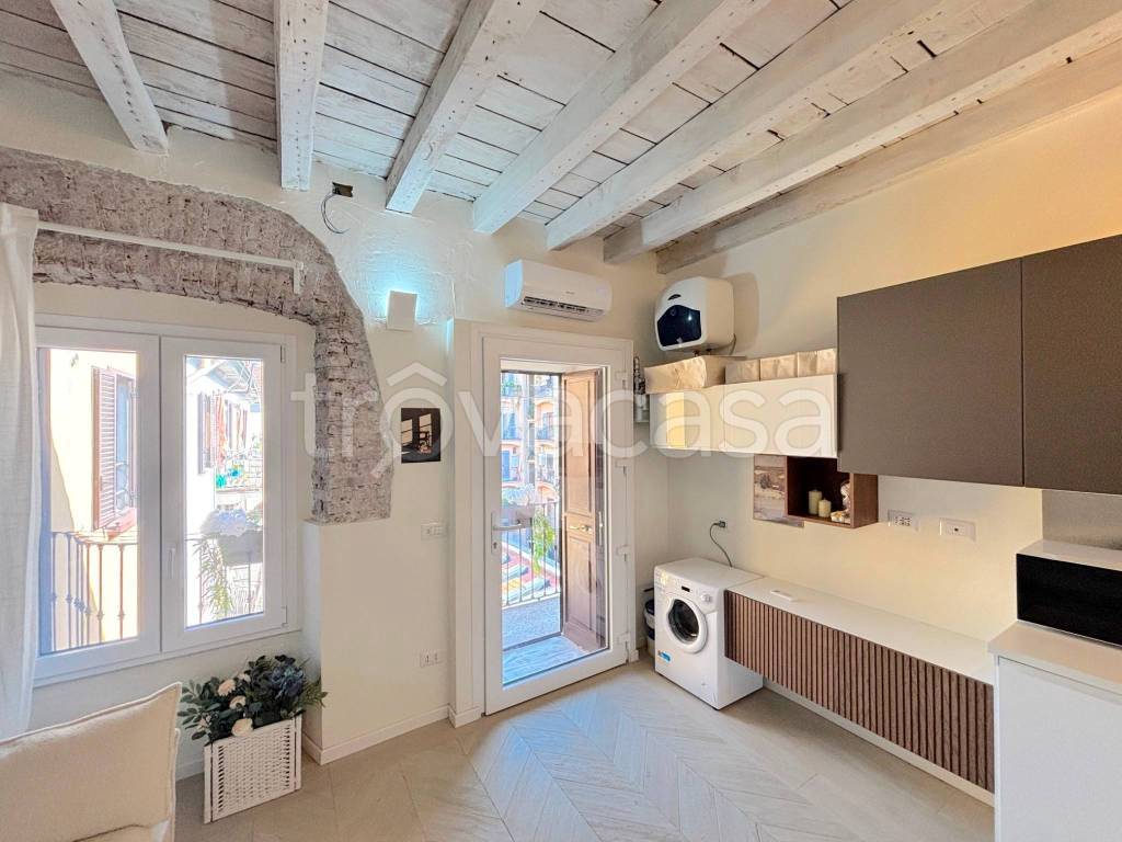 appartamento in vendita a Milano in zona Isola
