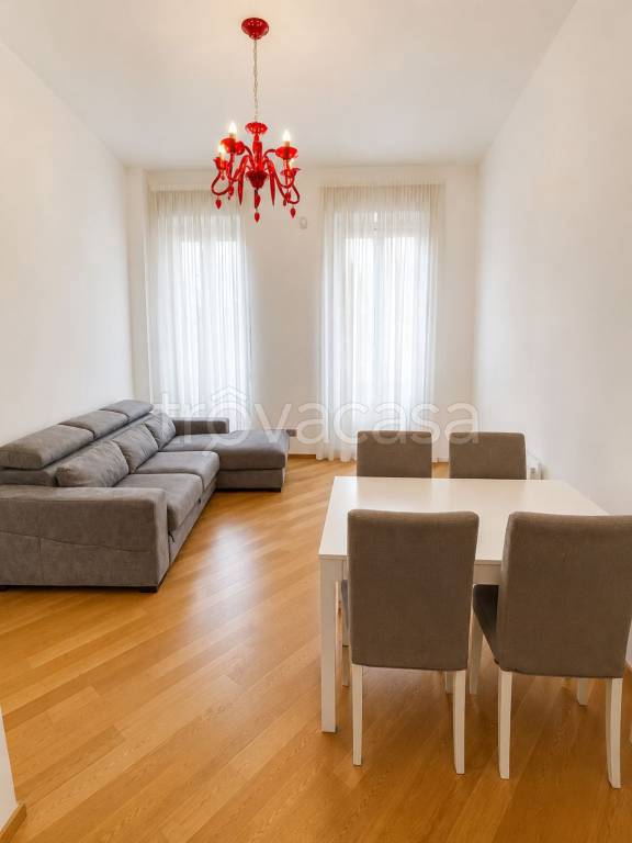 appartamento in vendita a Milano in zona Solari