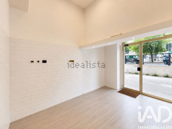 locale commerciale in vendita a Milano
