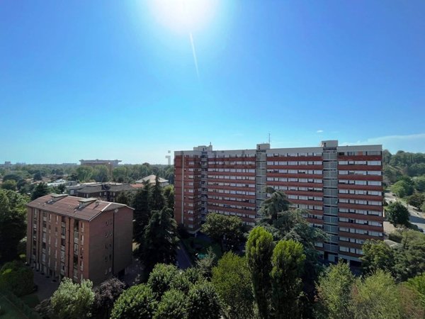 appartamento in vendita a Milano in zona QT8