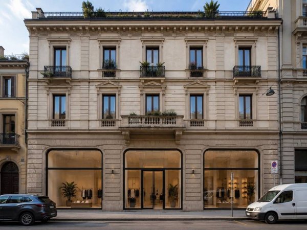 negozio in vendita a Milano in zona Centro Direzionale