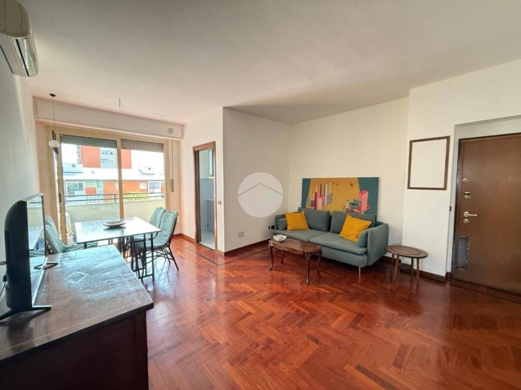 appartamento in vendita a Milano in zona Lorenteggio