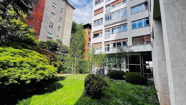 ufficio in vendita a Milano in zona Solari