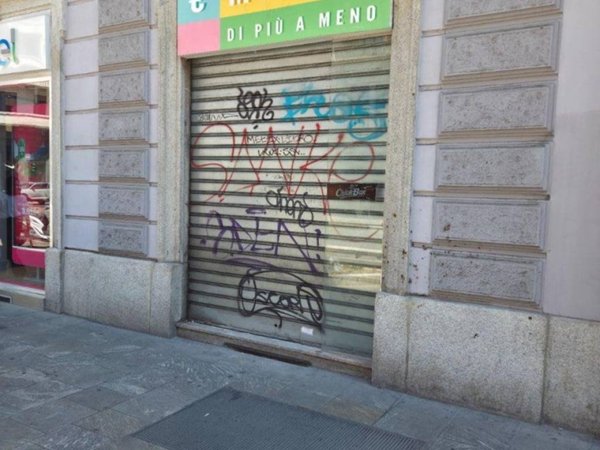negozio in vendita a Milano