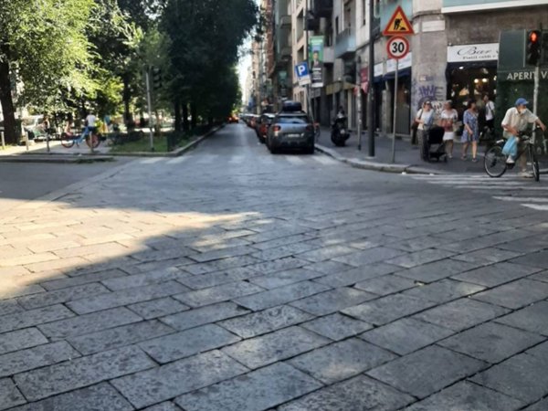 negozio in vendita a Milano in zona Città Studi