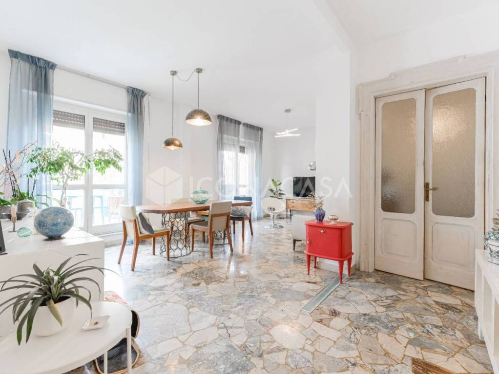 appartamento in vendita a Milano in zona Loreto