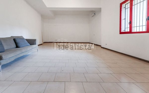 locale di sgombero in vendita a Milano in zona Farini