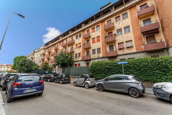 appartamento in vendita a Milano in zona Vigentino