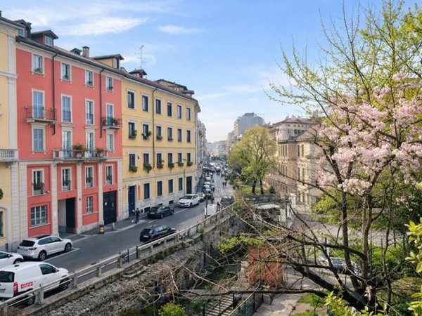 appartamento in vendita a Milano in zona Porta Nuova