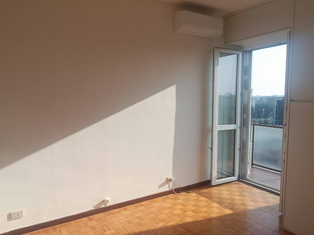 appartamento in vendita a Milano in zona Crescenzago