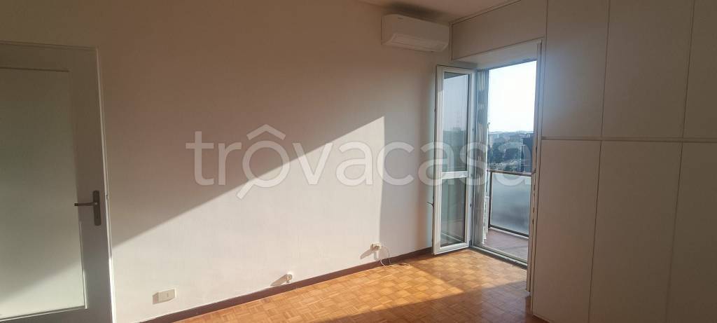 appartamento in vendita a Milano in zona Rottole
