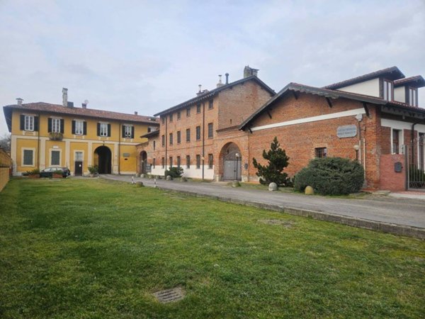 appartamento in vendita a Milano in zona Baggio