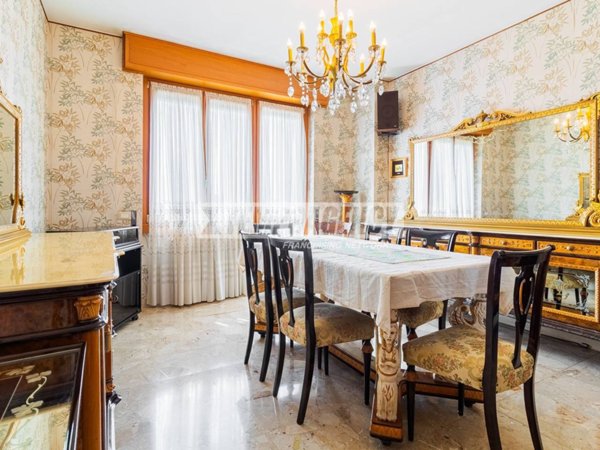 appartamento in vendita a Milano in zona Rogoredo