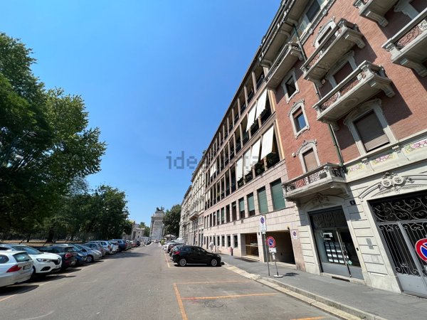 ufficio in vendita a Milano in zona Sempione