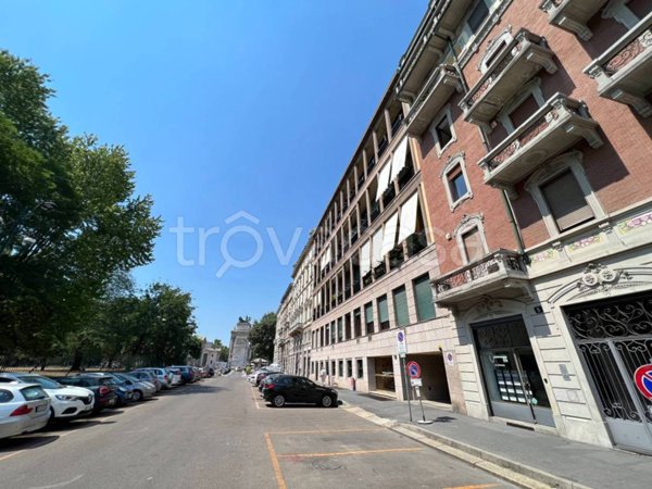 ufficio in vendita a Milano in zona Sempione