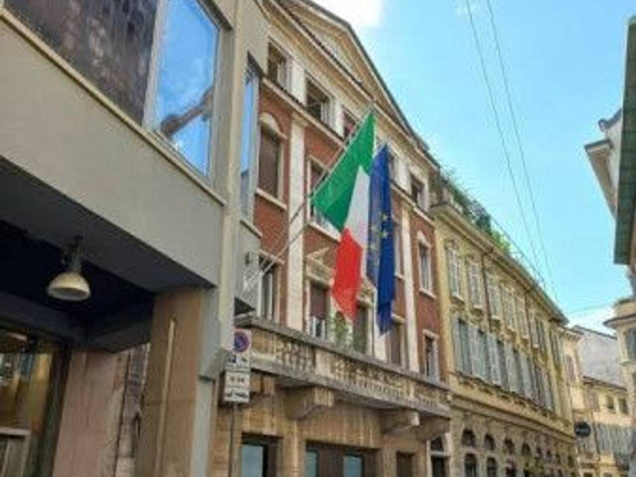 appartamento in vendita a Milano in zona Cadorna
