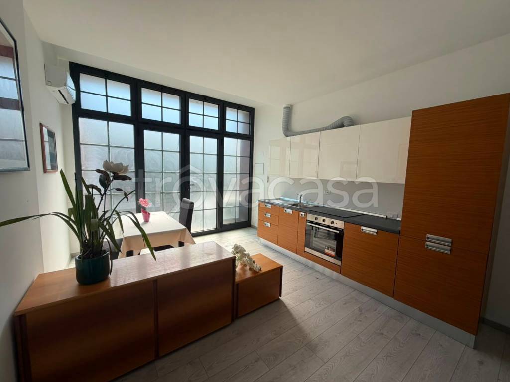 appartamento in vendita a Milano in zona Vigentino