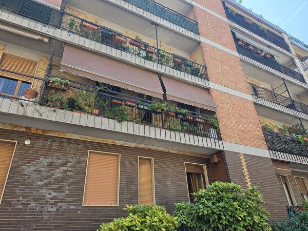 appartamento in vendita a Milano in zona Bande Nere