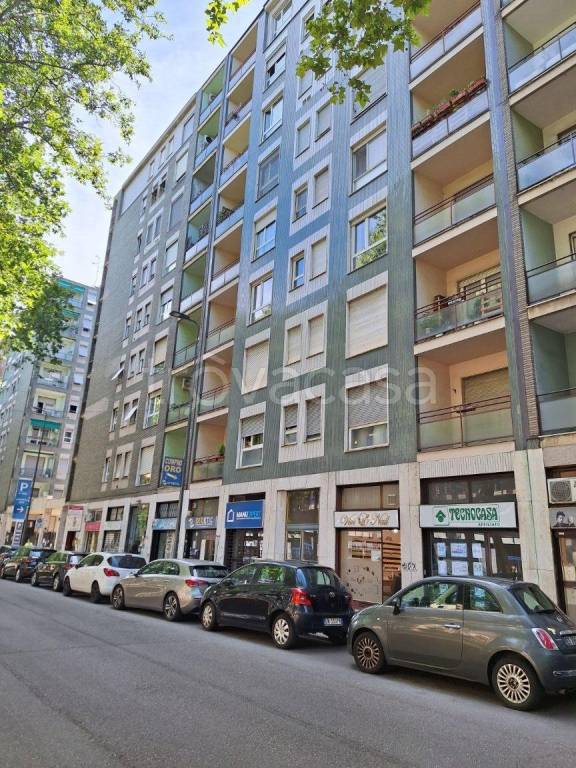 appartamento in vendita a Milano in zona Sempione
