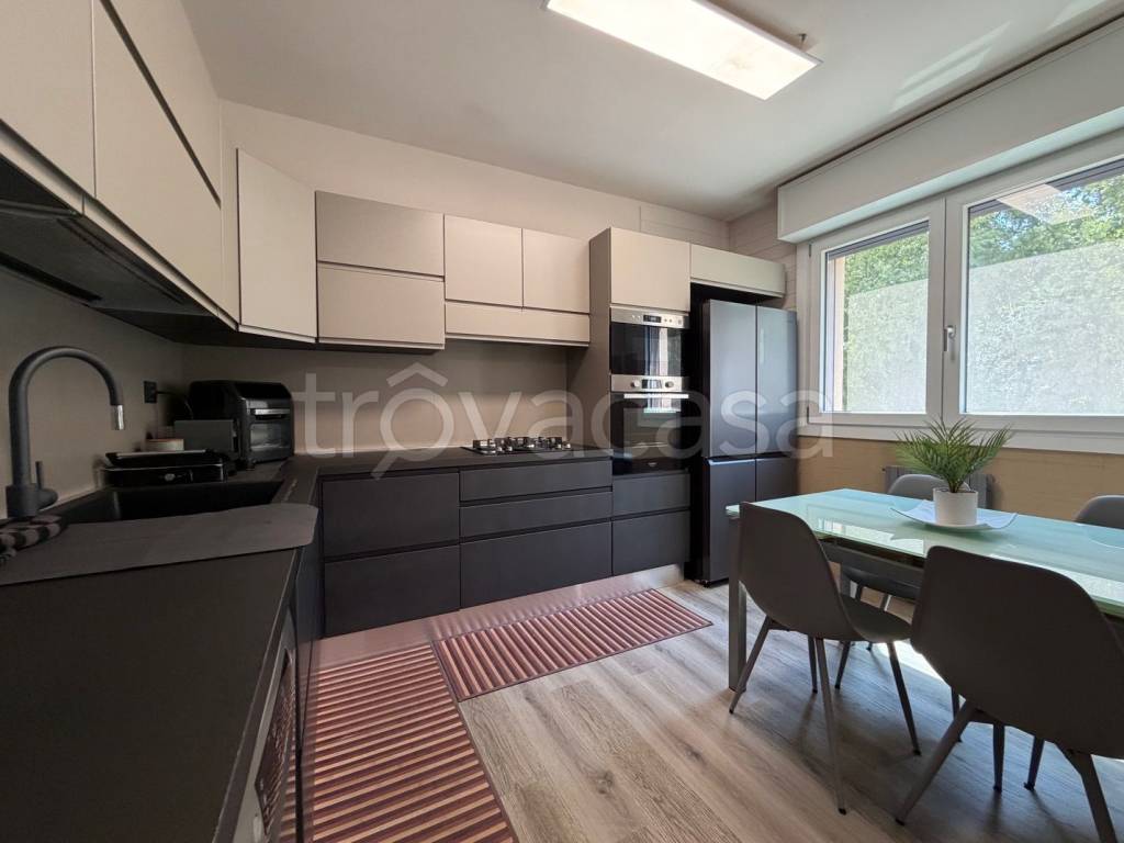 appartamento in vendita a Milano in zona Corvetto