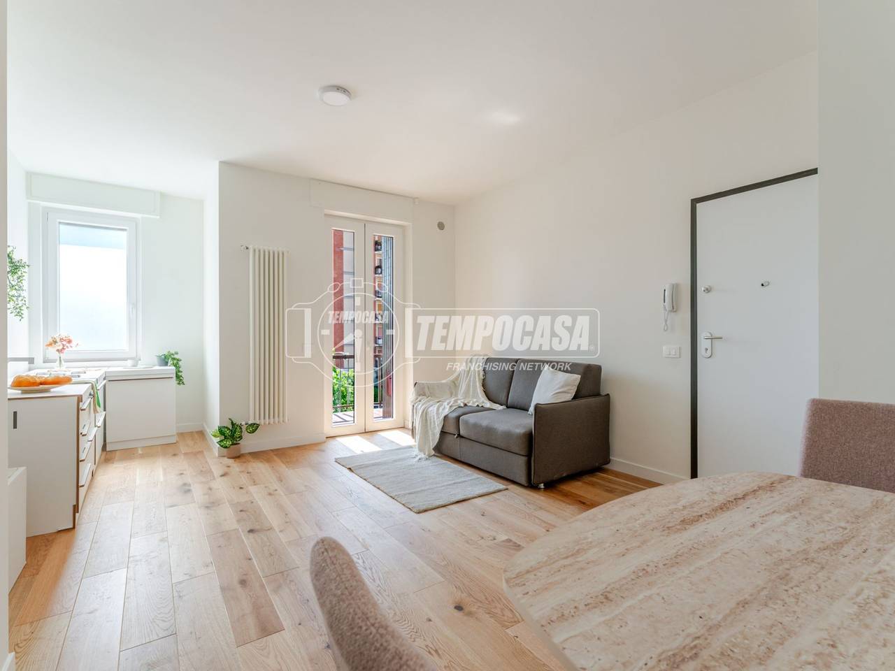 appartamento in vendita a Milano in zona Lorenteggio
