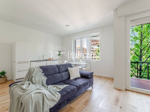 appartamento in vendita a Milano in zona Lorenteggio