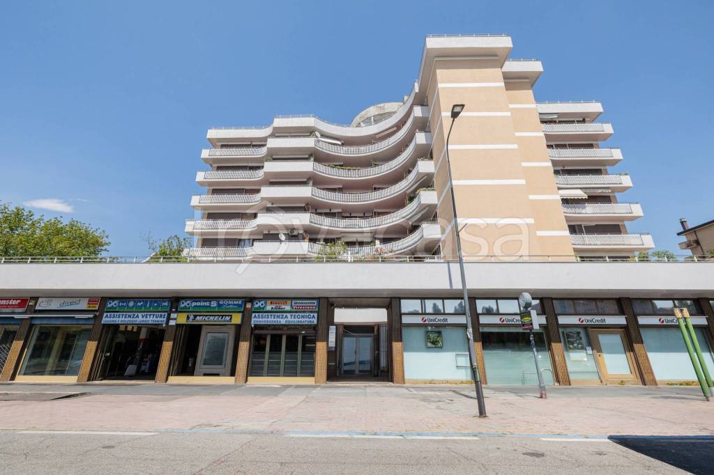 appartamento in vendita a Milano in zona Forlanini